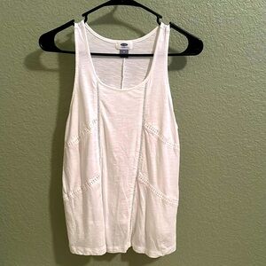 GAP White Tank Top with Design Size Medium